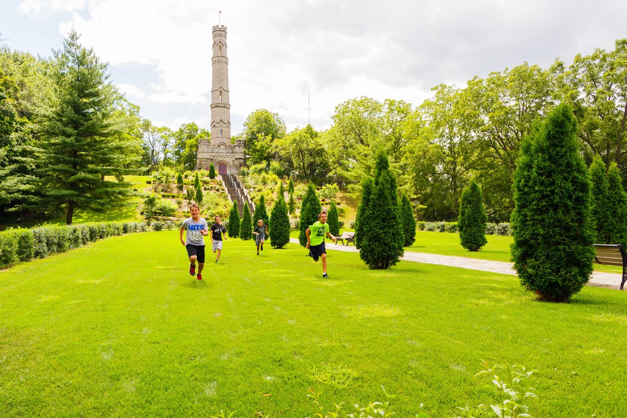 Children in gardens at Battlefield