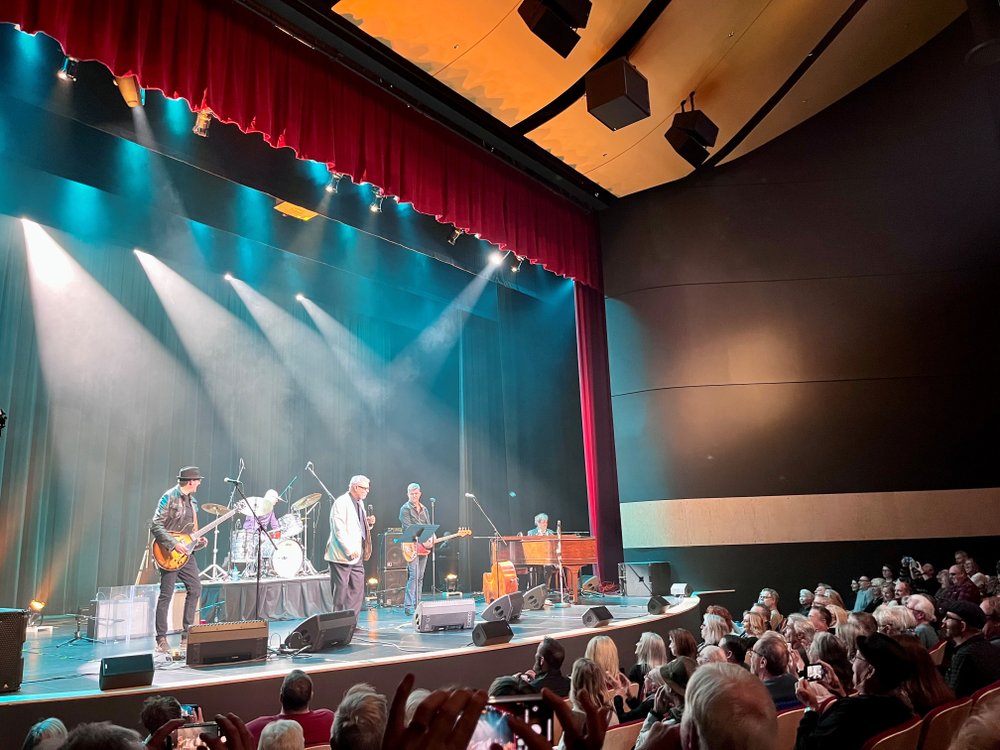 Steve Strongman band and guests on stage at Ancaster Memorial Arts Centre.