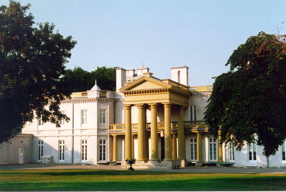 Exterior view of Dundurn Castle in the spring.