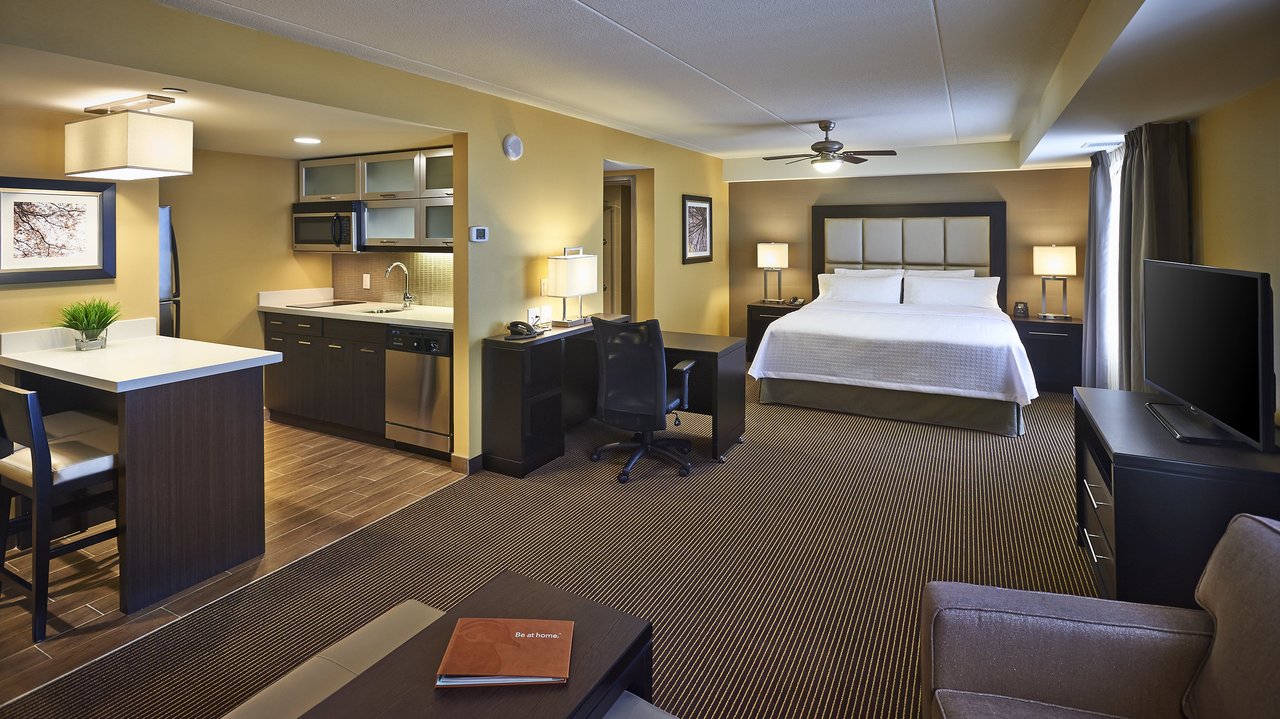 Homewood Hilton suite interior